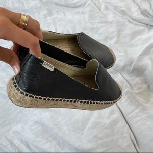 SOLUDOS BLACK LEATHER ESPADRILLE